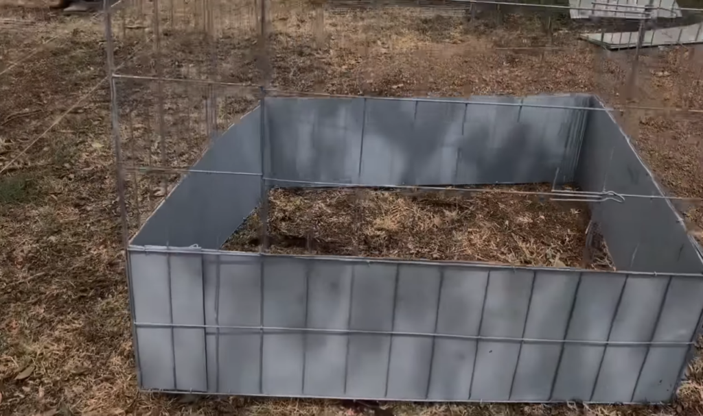 Detalle de la distribución de la cama y los sistemas de drenaje, mostrando cómo se maneja la humedad dentro de las jaulas.7